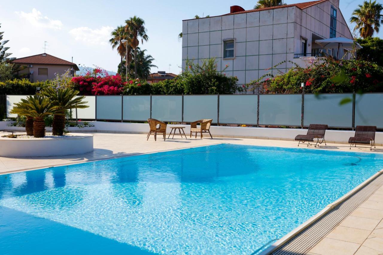 Апарт отель Path House - Etna & Sea View Рипосто Экстерьер фото